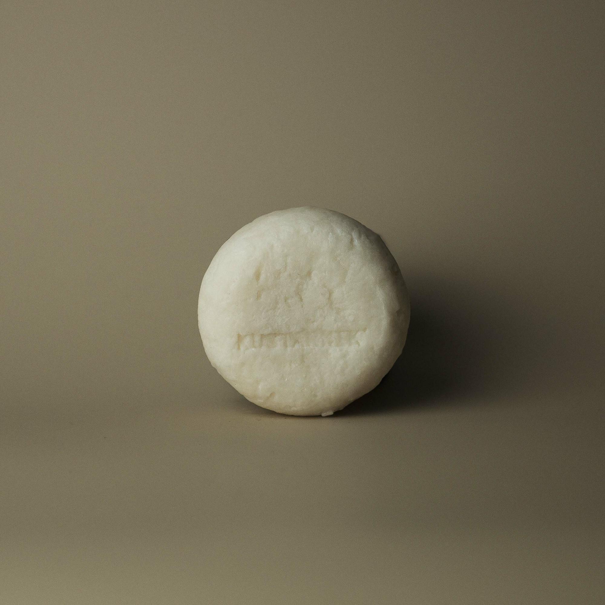 ТВЕРДЫЙ ШАМПУНЬ #64 ПАЧУЛИ / КЕДР / КАРДАМОН, 100 Г