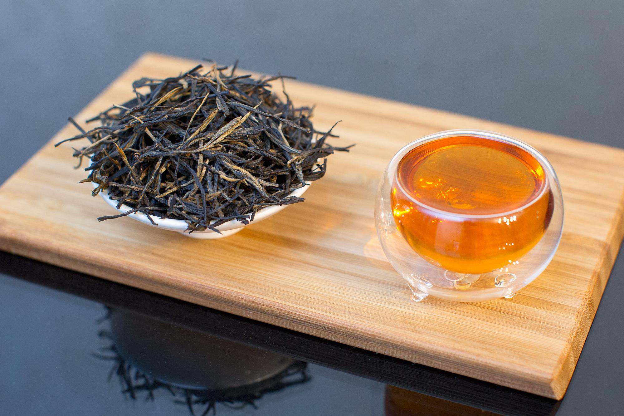 Черные сосновые иглы (Сун Чжэнь, Black Pine Needles)