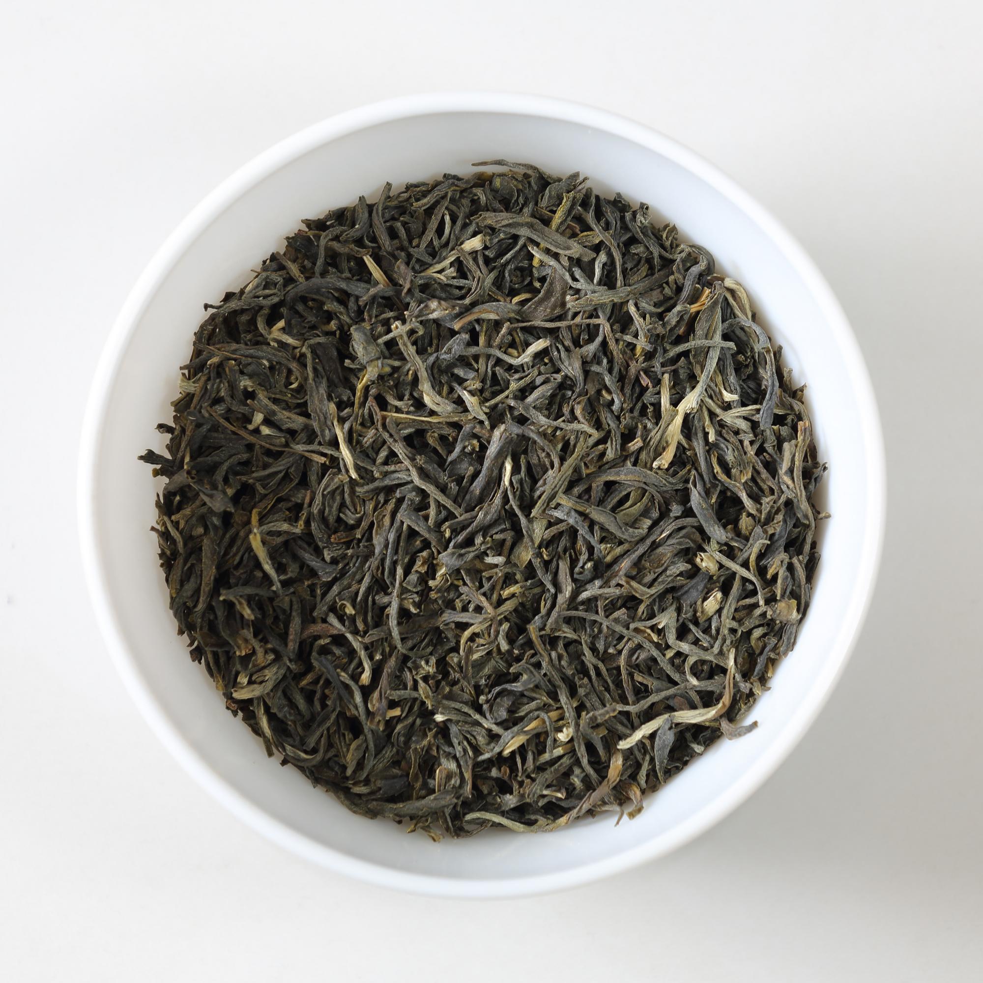 Зеленый листовой чай маофэн, Китай