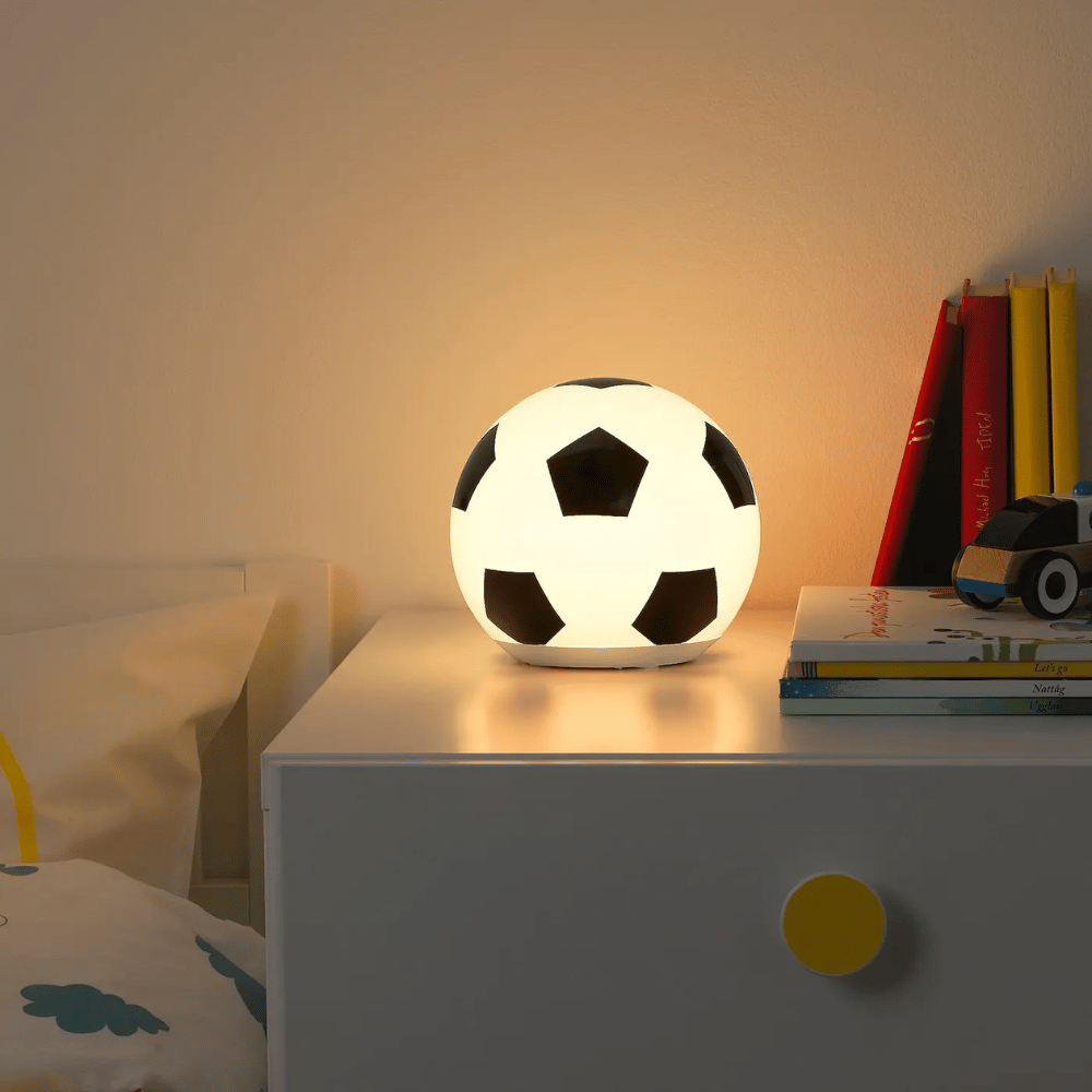 ANGARNA IKEA Stolüstü lampa, futbol naxışlı batareya ilə işləyir