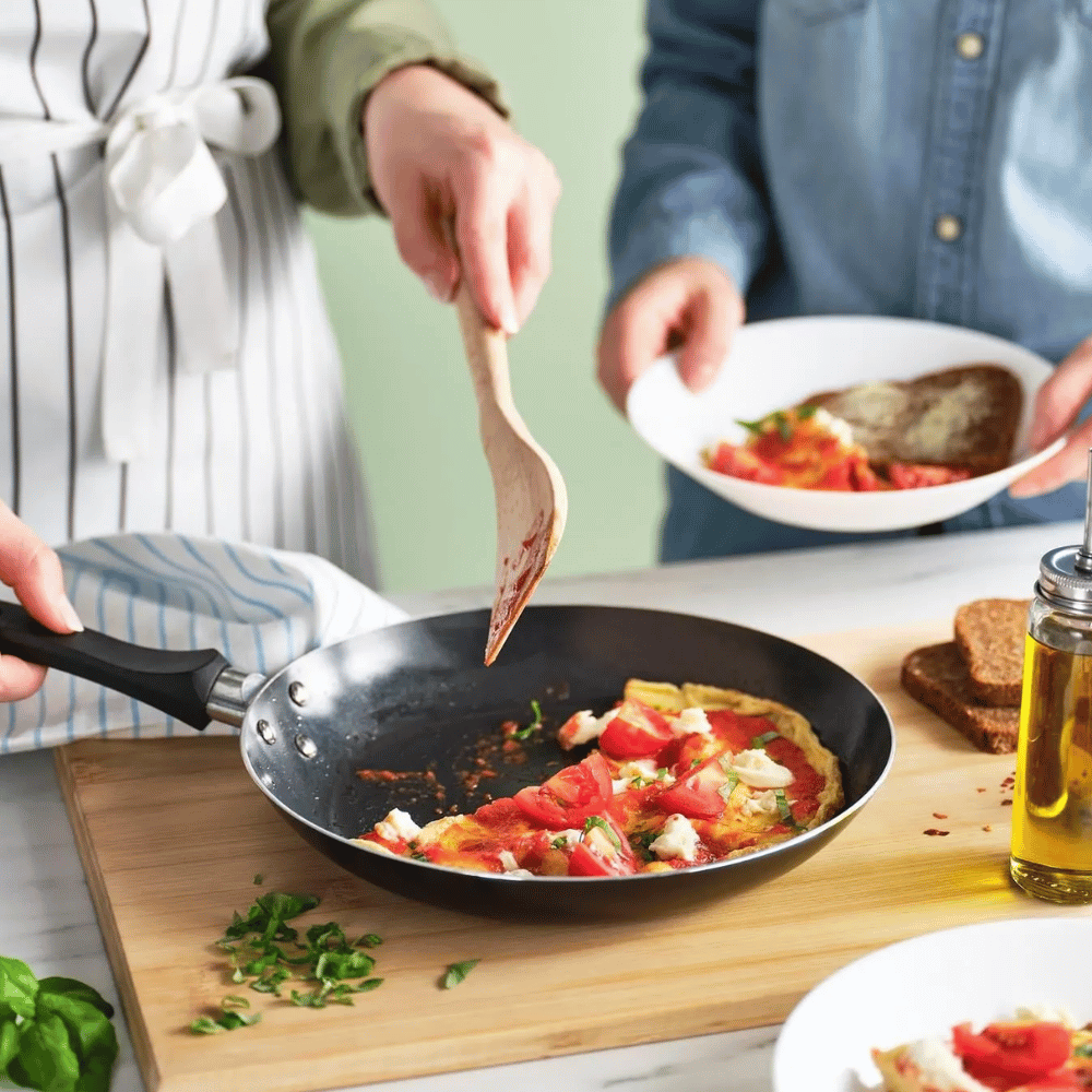 TAGGHAJ IKEA Tava, yapışmayan örtük, qara, 24 sm