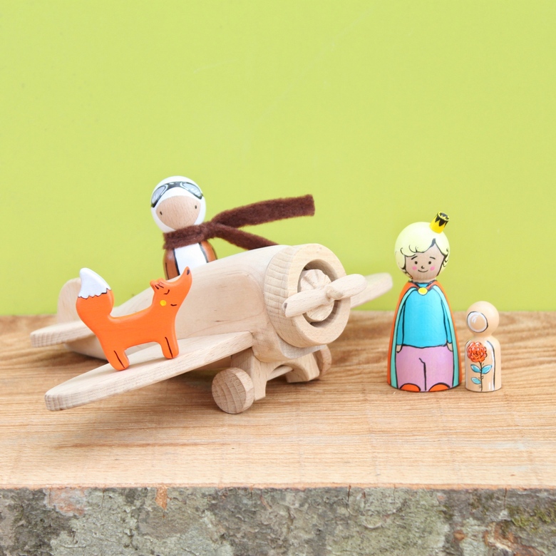 Маленький принц с розой, лисом и самолетом с летчиком