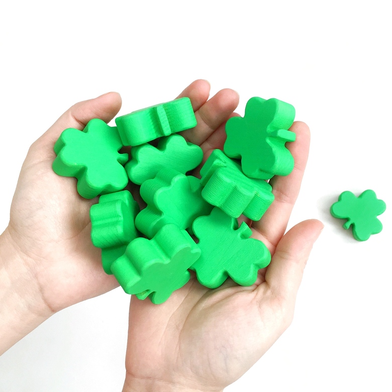 Деревянные клеверы трилистники