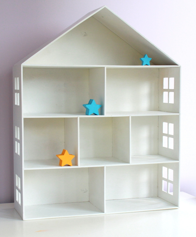 Деревянный домик, три этажа и чердак