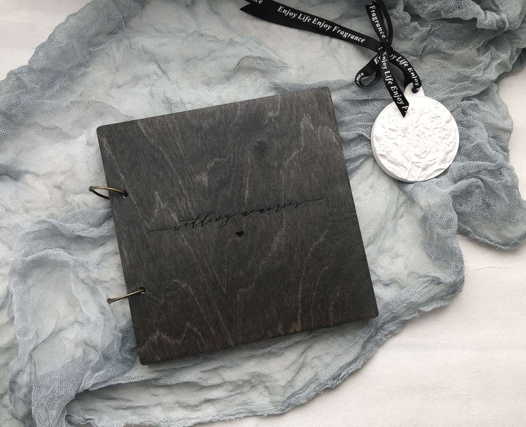 Деревянная книга пожеланий "Wedding memories" / "Свадебные воспоминания"