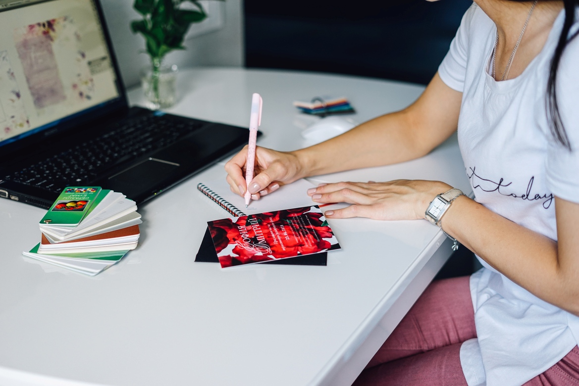 Разработка дизайна полиграфии для банкета