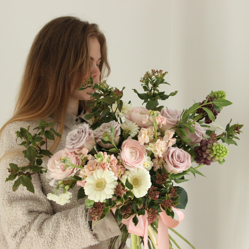 букет цветов ранункулюсы фритиллярия вид 3