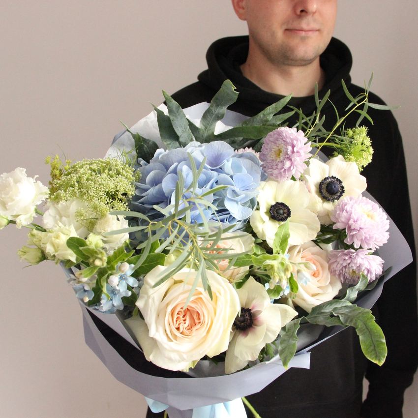 букет с гортензией и анемонами вид 4