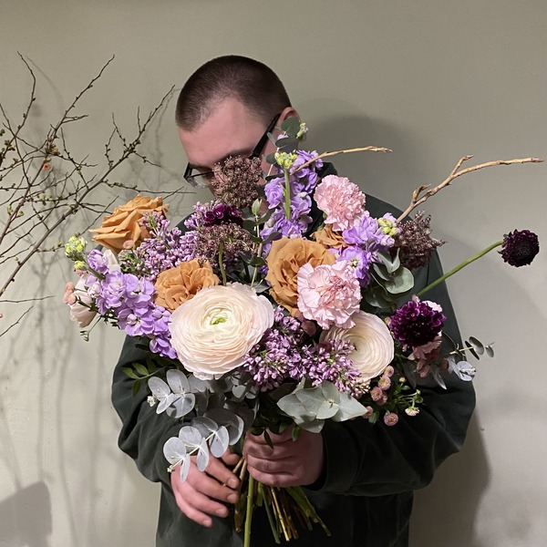 букет с лютиками и маттиолой вид 4