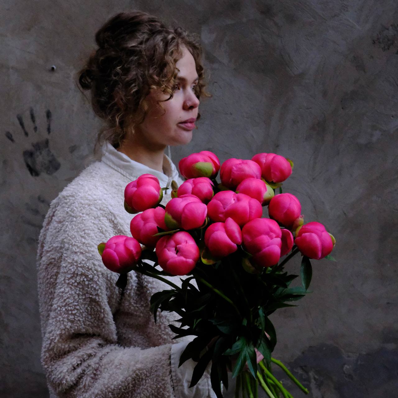 Букет коралловых пионов