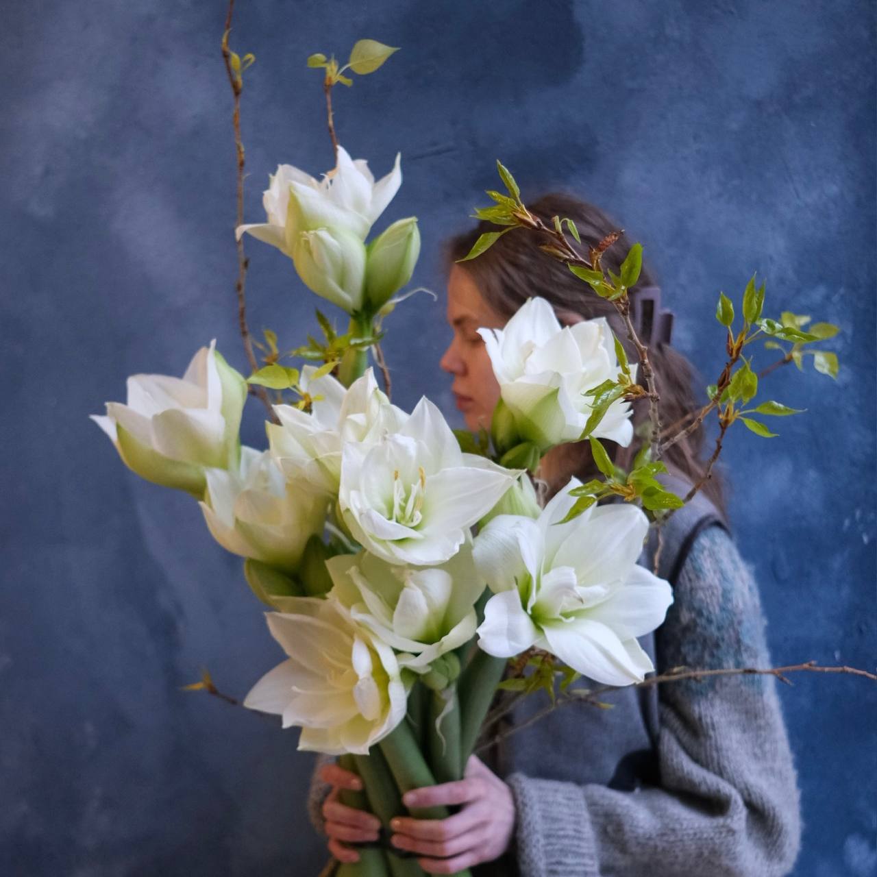 Амариллисы белые букет