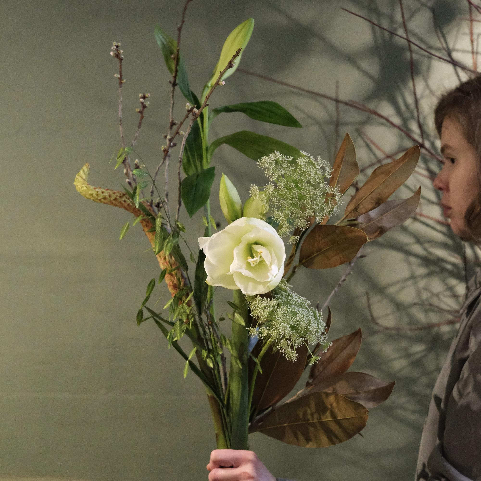 Амариллис, лилия и хвостик