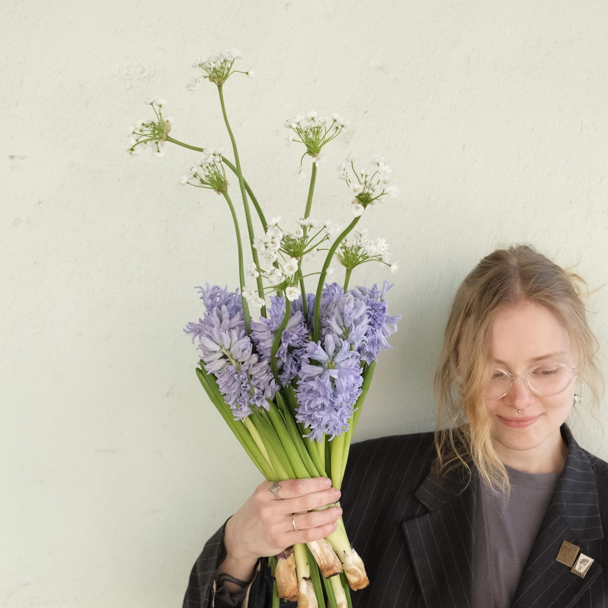 Гиацинты и лучок