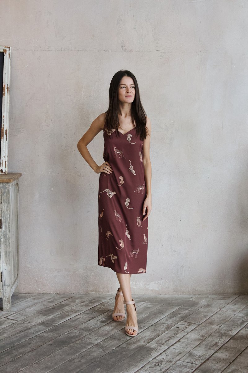 Шёлковая комбинация с леопардами, шоколад