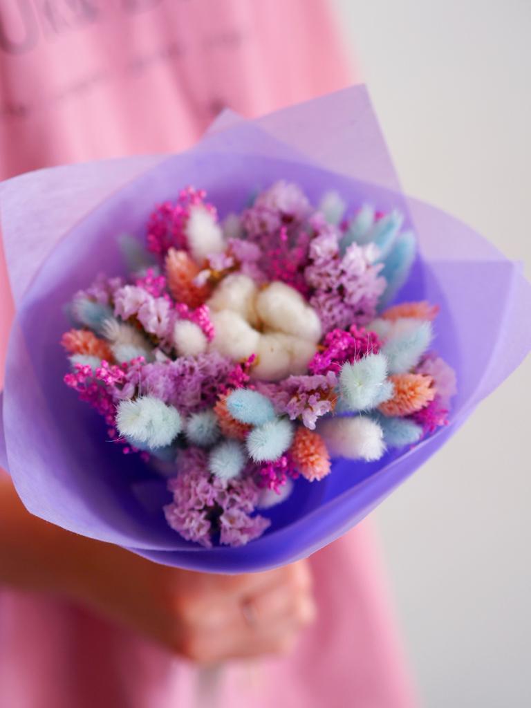 статица с хлопком и лагурусом