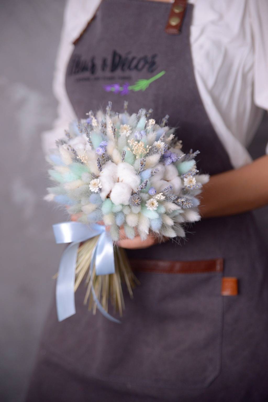 букет из лагуруса с хлопком