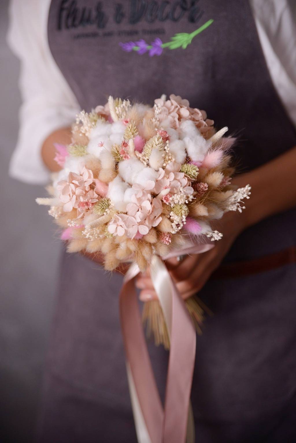 свадебный букет из сухоцветов с гортензией