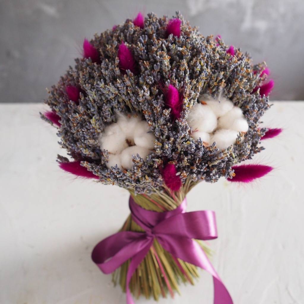 лавандовый букет с хлопком