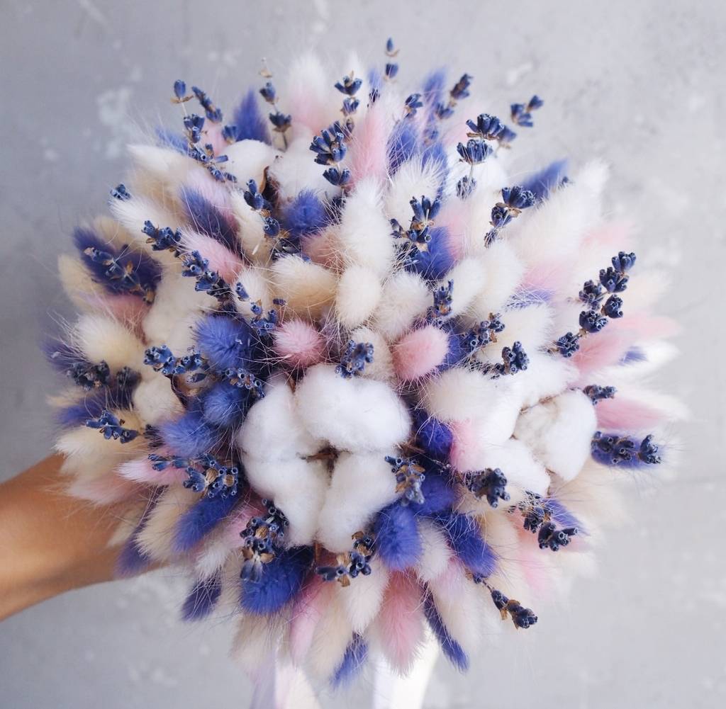 букет из лагуруса с хлопком