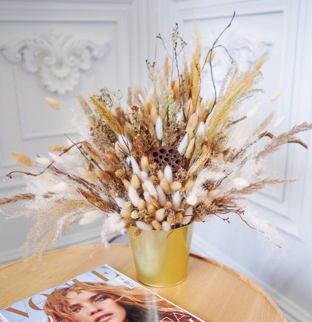 композиция из сухоцветов в интерьер lafleurdecor.ru