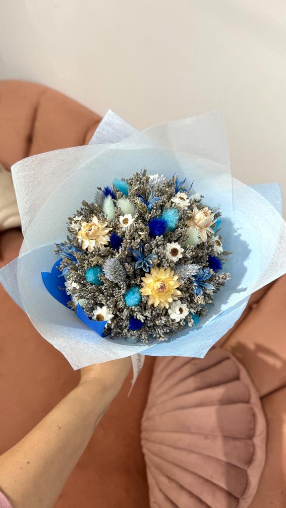 букет лавандовый с голубо-синими сухоцветами