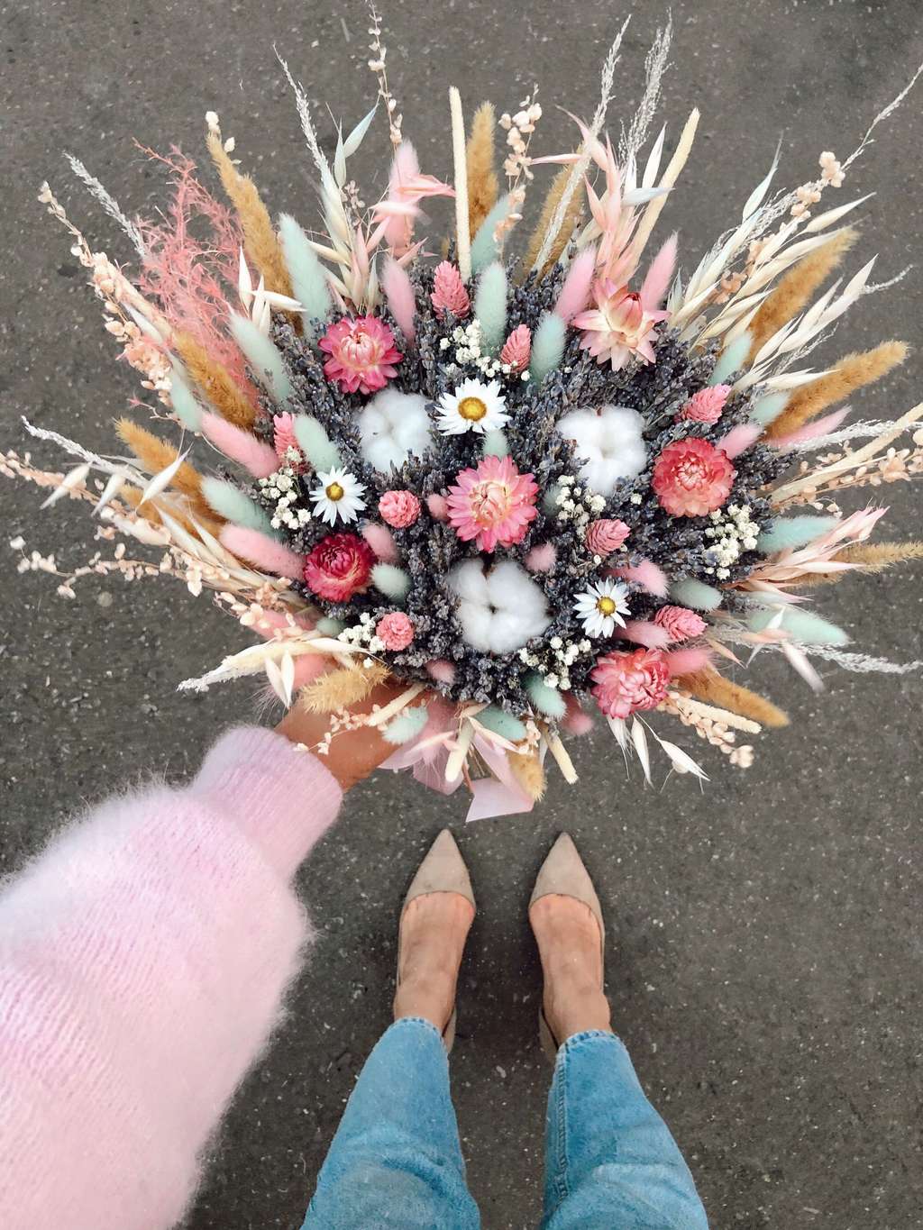 Букет из лаванды с хлопком и сухоцветами lafleurdecor.ru