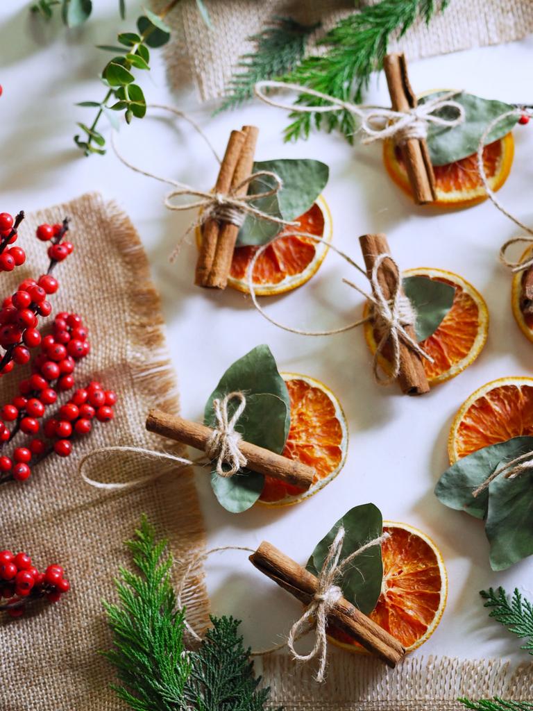 Апельсиновые крашения на елку