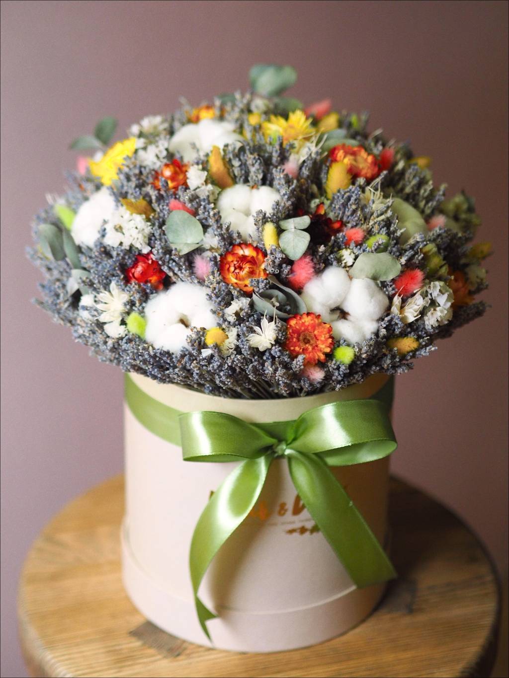 Букет в шляпной коробке "Дары природы"