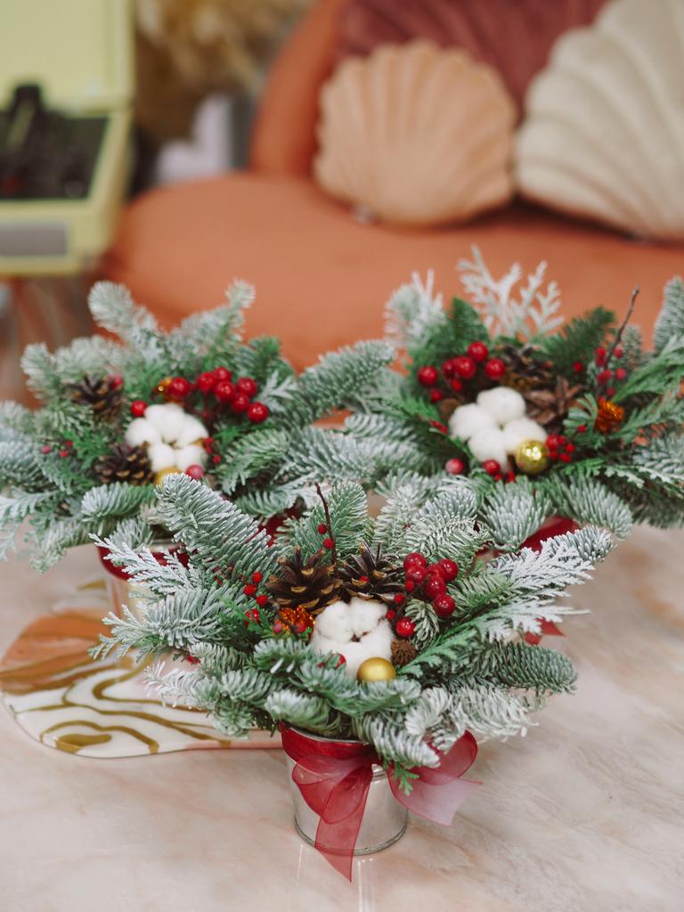 елочные композиции на столы в ресторан на заказ