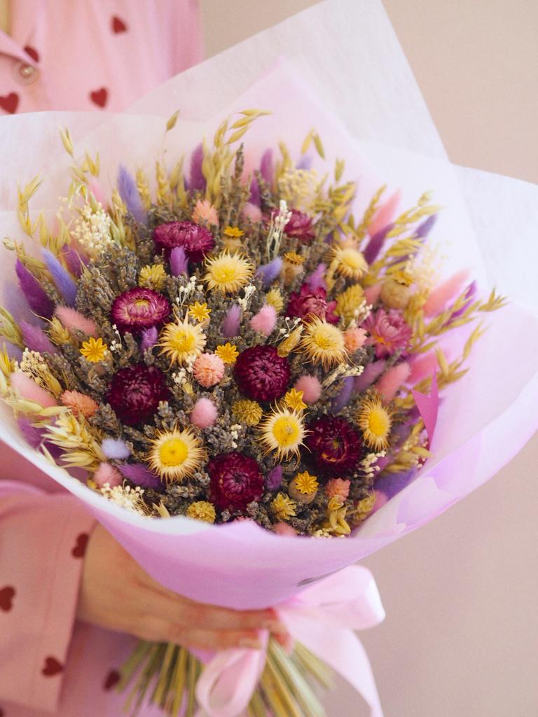 Букет из лаванды с фиолетовым и розовым лагурусом