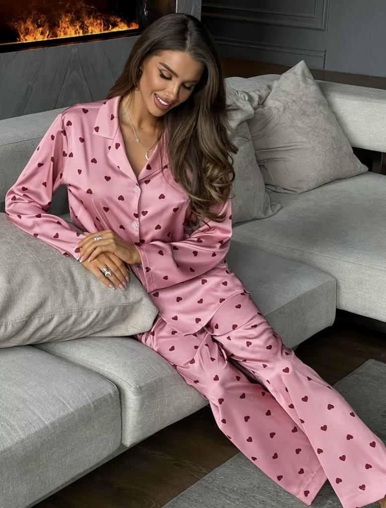 Розовая пижама с сердечками