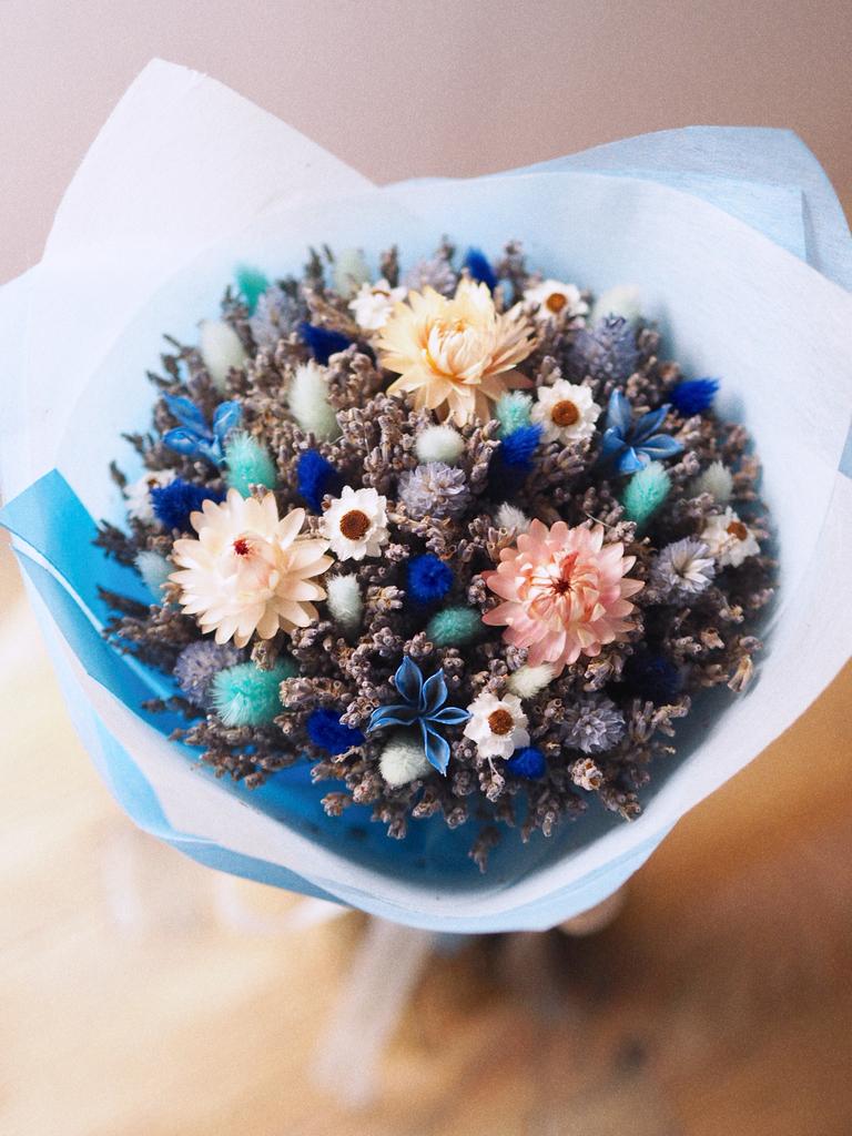 Лавандовый букет с синими сухоцветами