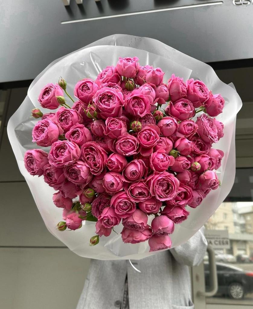 Пионовидная кустовая роза в ассортименте