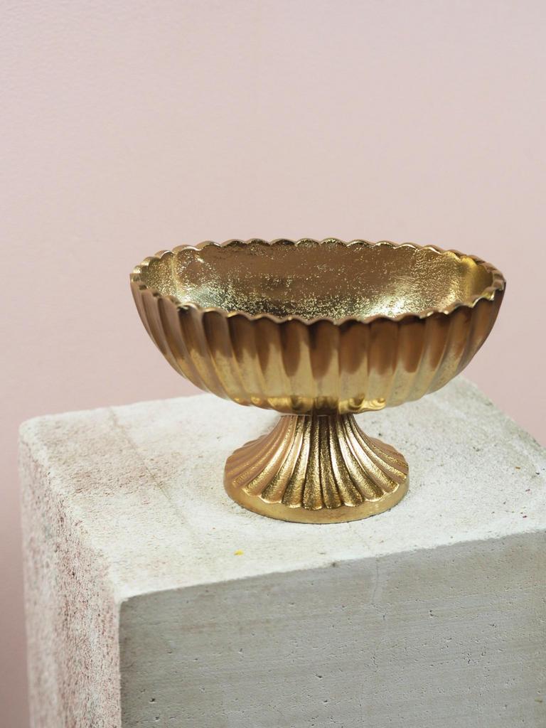 золотая подставка на ножке