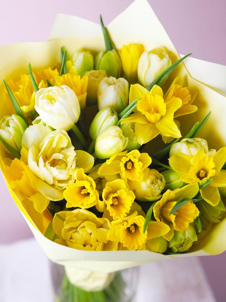 Букет тюльпаны с нарциссами