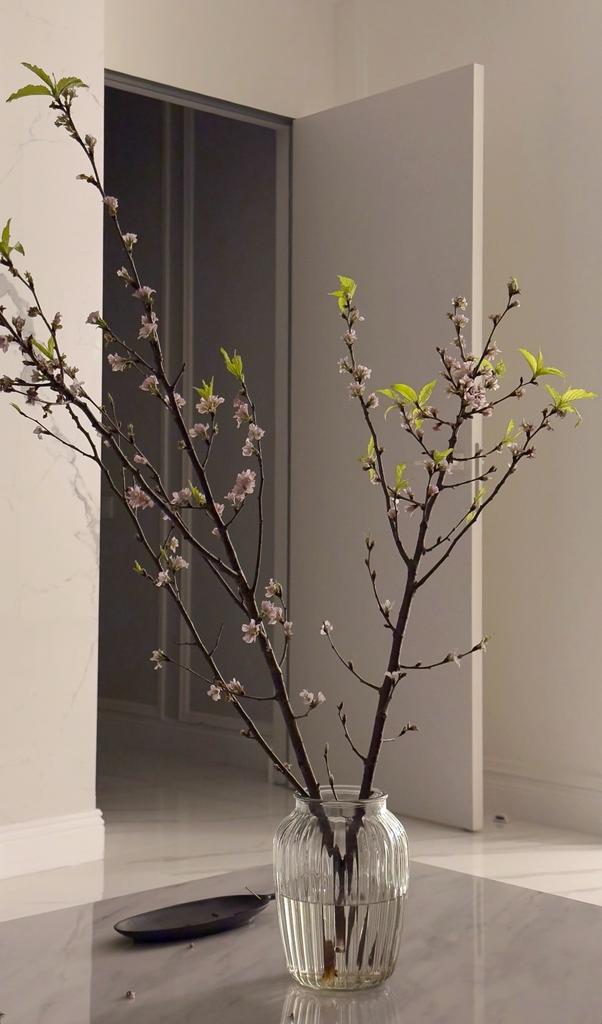 Цветущие ветки сакуры