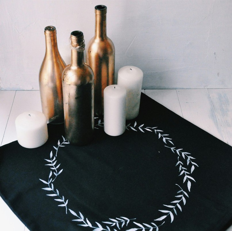 Наволочка чёрная венок