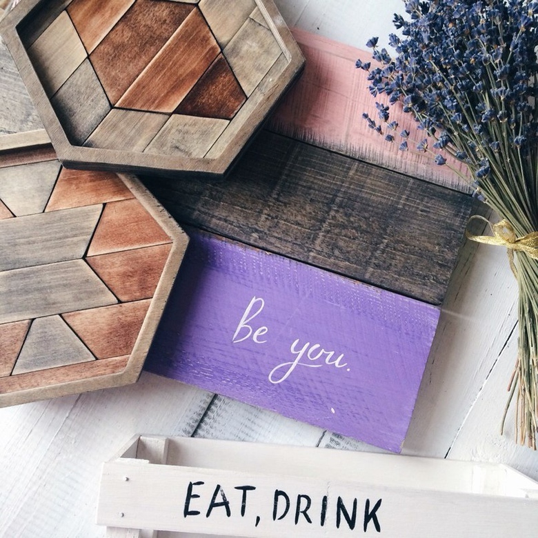 Табличка Violet