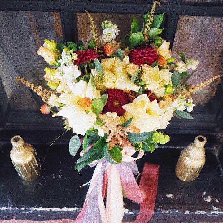 букет в стиле марсала