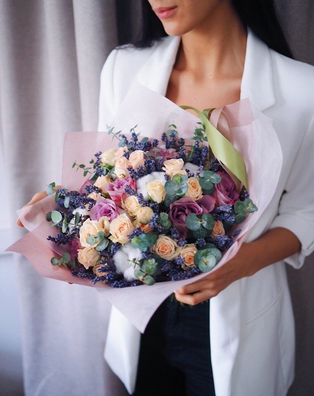 розы с лавандой