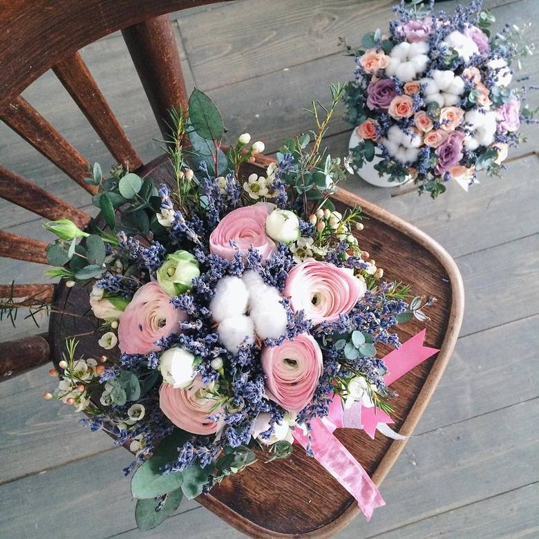 букет с ранюнкулюсами