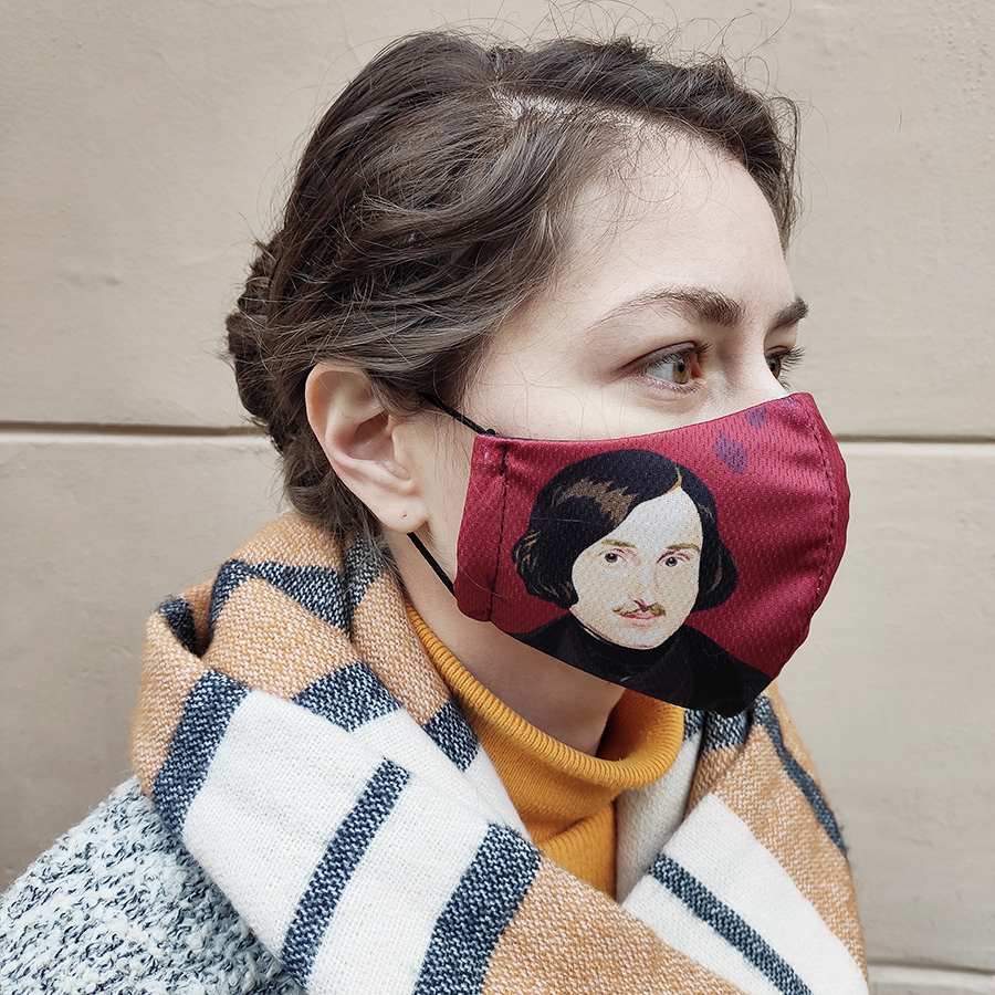 Маска многоразовая для лица винного цвета с портретом писателя Гоголя