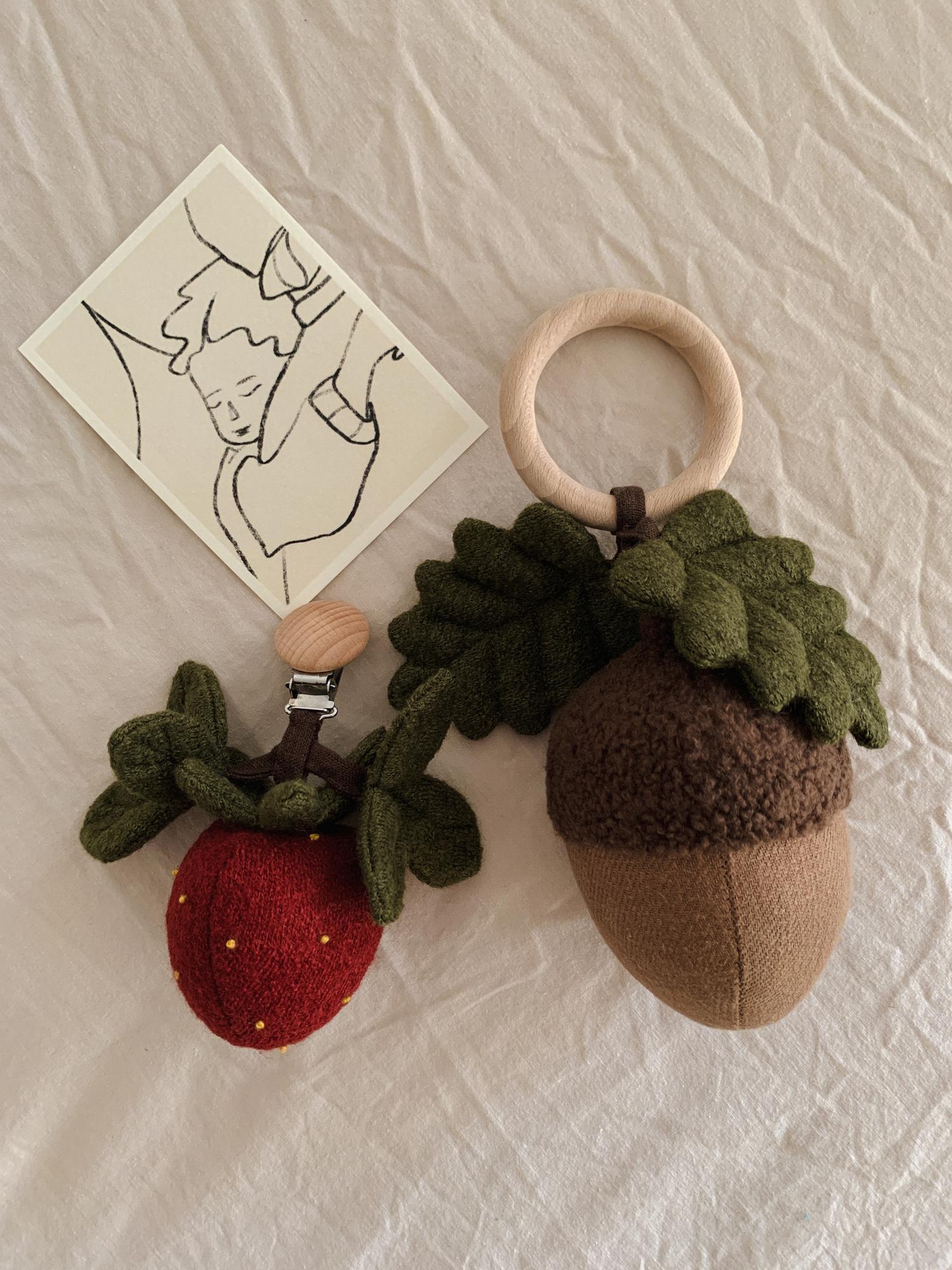 Погремушка на колечке "Жёлудь"