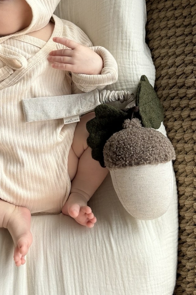 Подвесная погремушка "Жёлудь"