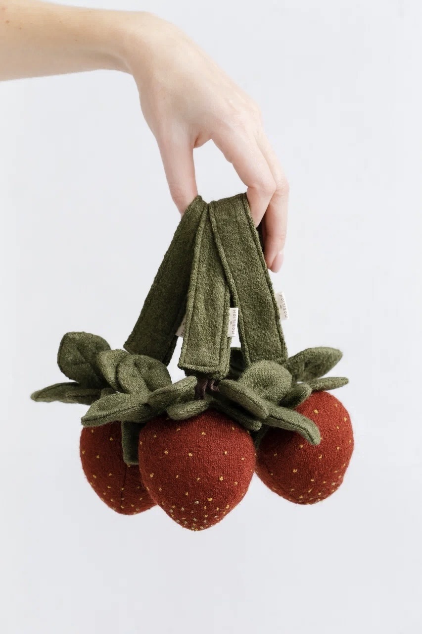 Подвесная погремушка ''Клубника''