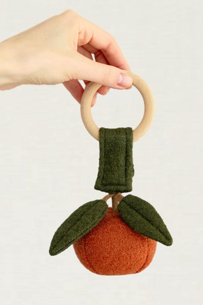 Погремушка на колечке "Мандарин"