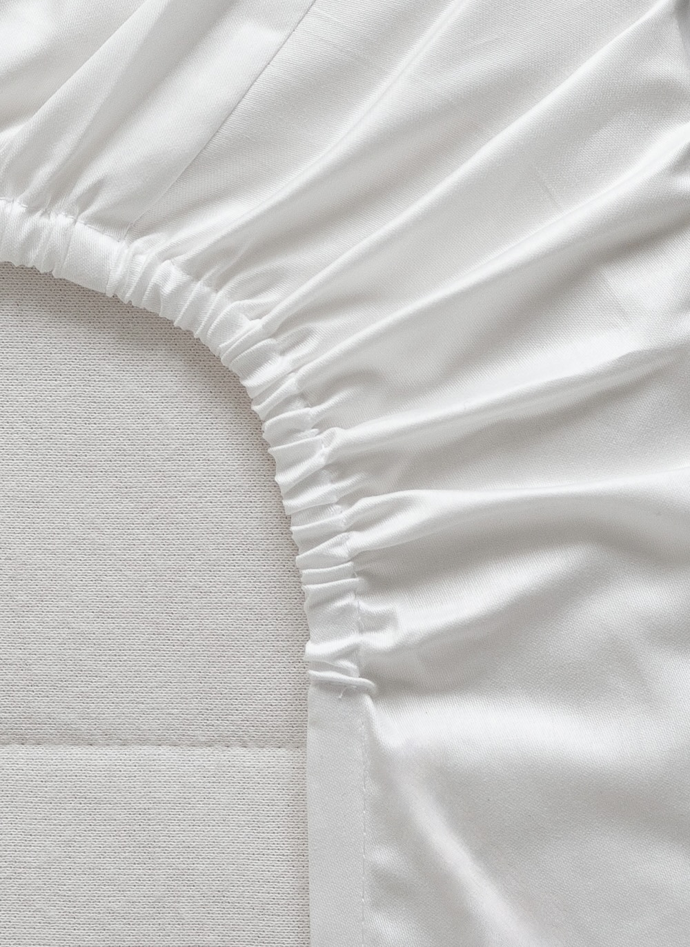 Базовая  простыня на резинке из хлопка