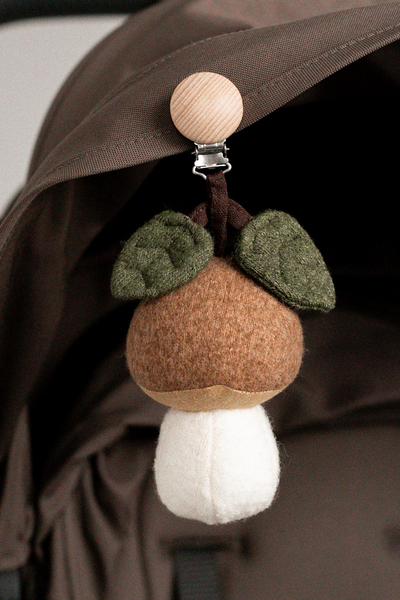 Погремушка "Белый гриб'' на коляску