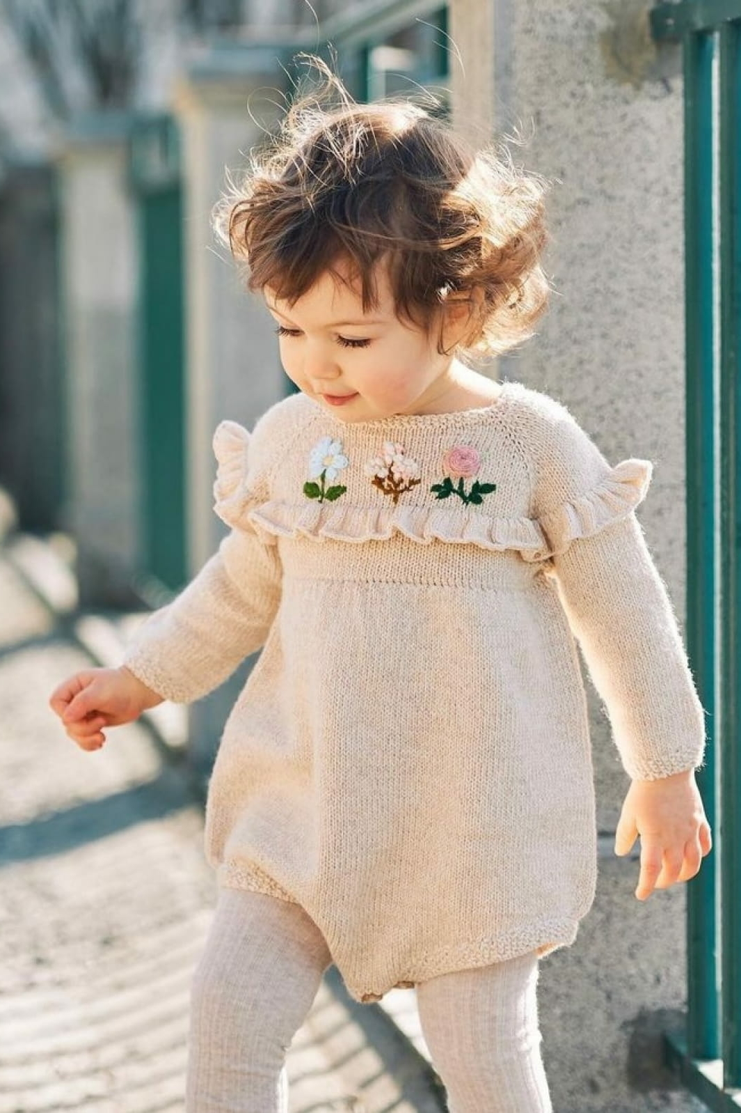 Примерка ромпера на малышке — свобода движений