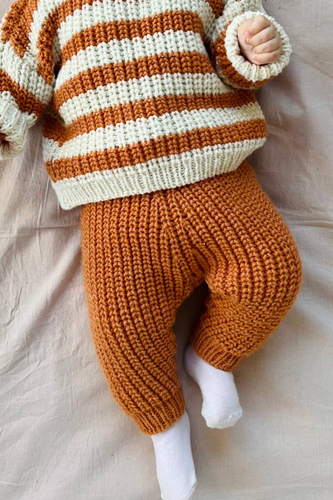 Вязаные штаны для детей полупатентной резинкой